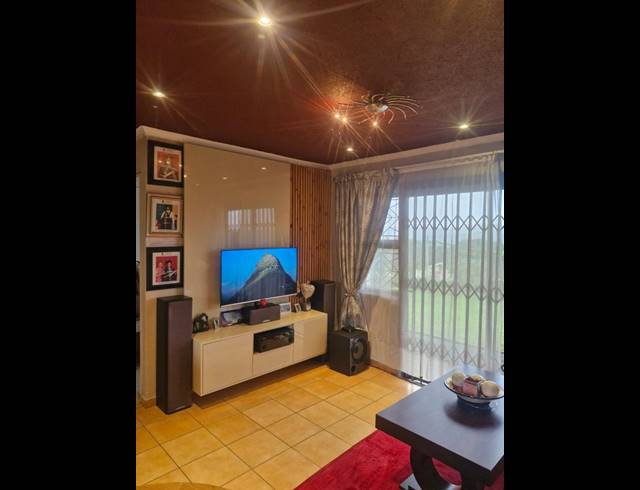 2 BEDROOM TOWNHOUSE FOR SALE IN BELLAIR